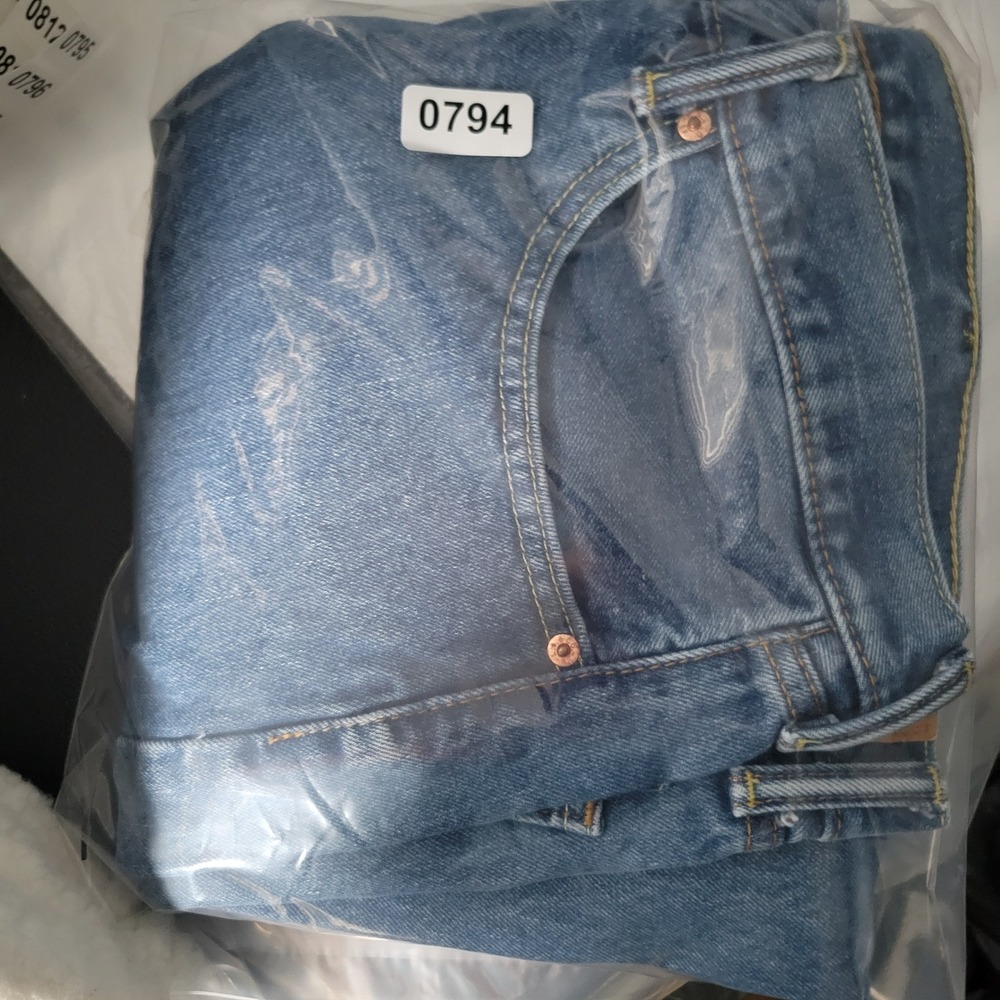 Levi's 505 Regular Fit Jeans Mens 38x30 Blue Medium Wash Straight Leg Denim - Picture 14 of 16